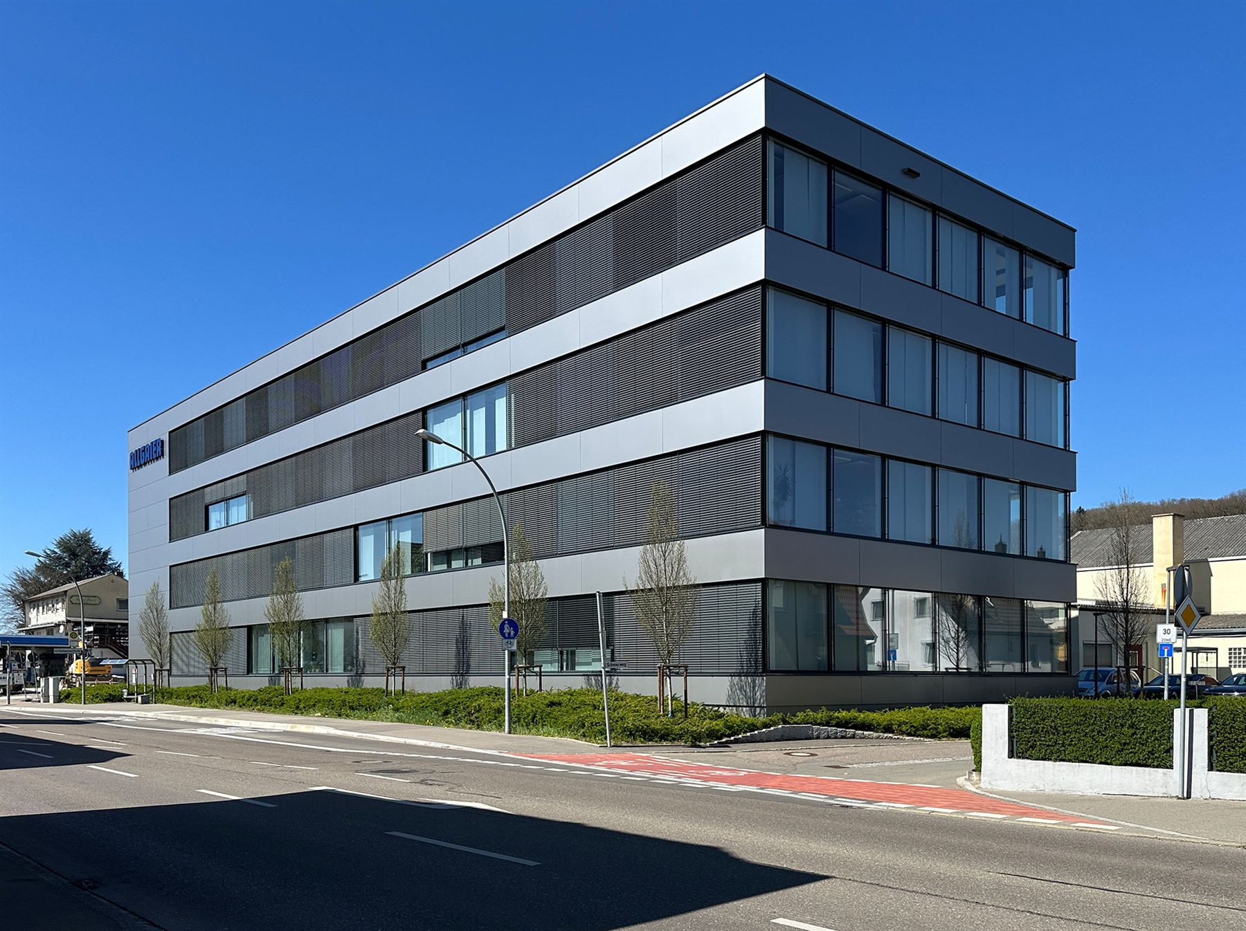 Verwaltungsgebäude der Firma ALLGAIER in Uhingen