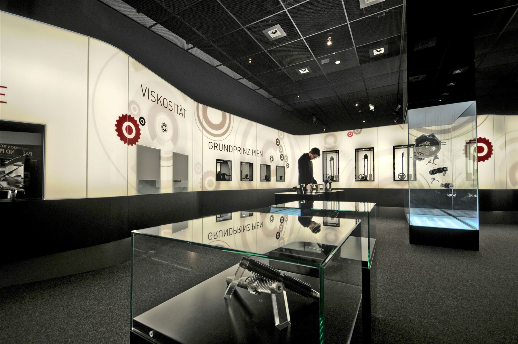 Ausstellung der Firma GETRAG auf dem Nürburgring